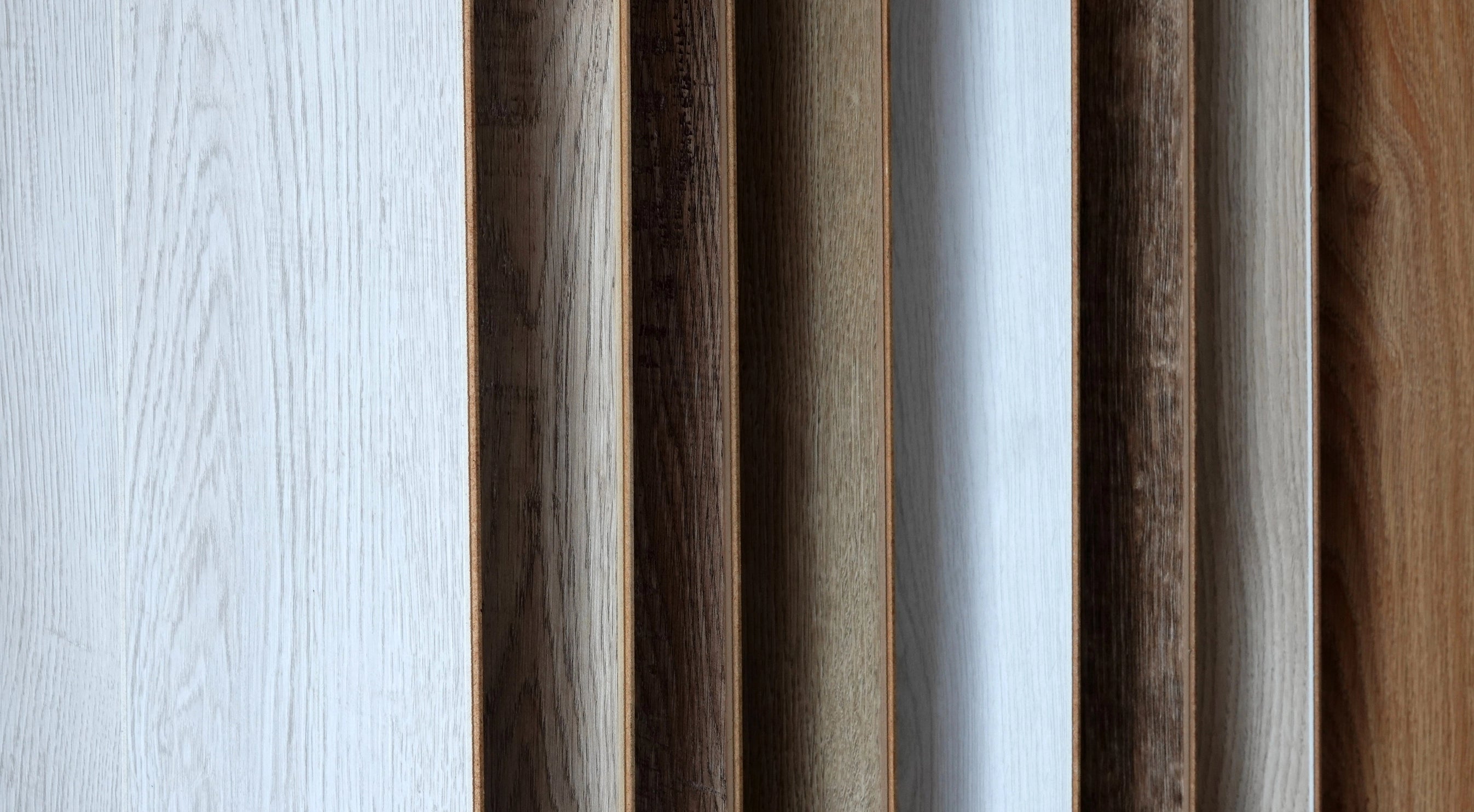 Variety of flooring materials like laminate and porcelain